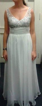 Dlouhé bílé šaty na ples Dlouhé bílé šaty na ples