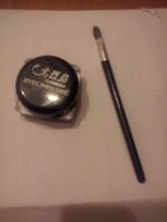 Gélová očná linka + štetec Gélová očná linka + štetec