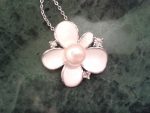 Náhrdelník s kvetinkou Náhrdelník s kvetinkou