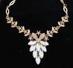 Set šperkov (náramok, náhrdelník, náušnice, prsteň) Set šperkov (náramok, náhrdelník, náušnice, prsteň)