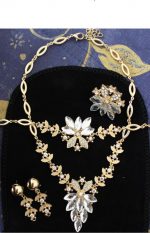 Set šperkov (náramok, náhrdelník, náušnice, prsteň)