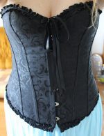 Čierny korzet Čierny korzet