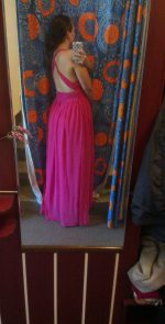 Dlouhé maxi šaty s hlubokým výstřihem Dlouhé maxi šaty s hlubokým výstřihem