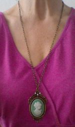 Medailonek_ imitace kameje_ dáma Medailonek_ imitace kameje_ dáma