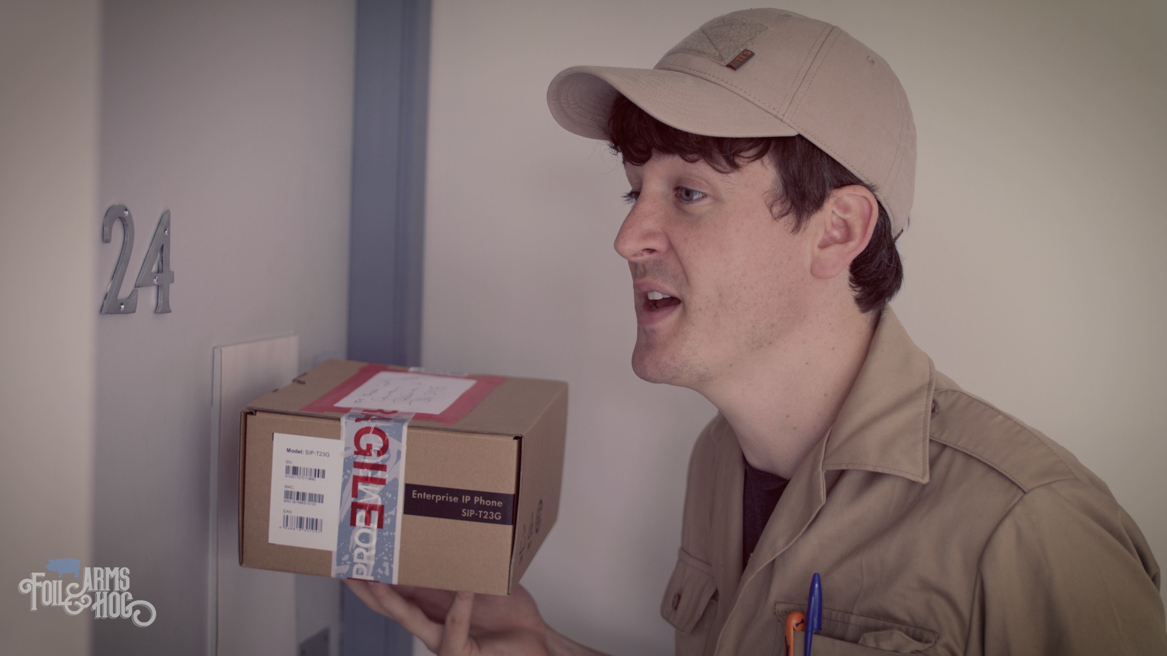 Sledovat Waiting for a Package...